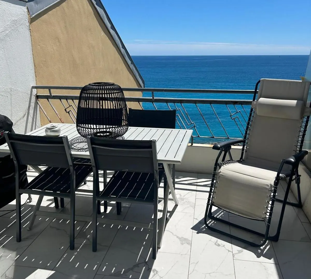 Appartement Le Grand Bleu à Nice